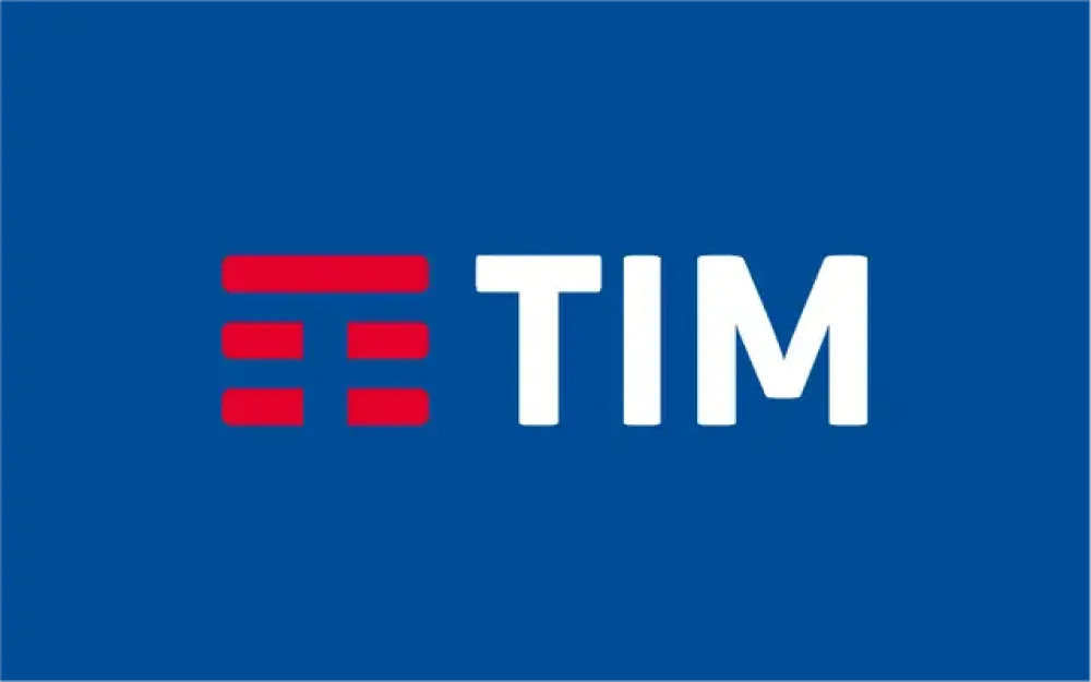 Logo van TIM met drie rode horizontale lijnen links en witte letters "TIM" op een blauwe achtergrond.
